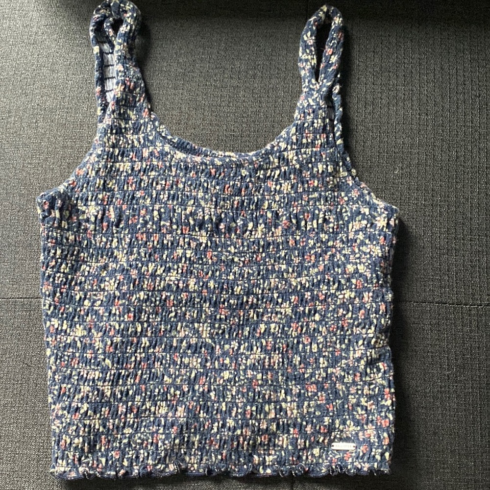Hollister tank top🌺